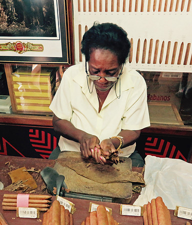Rolling cigars
