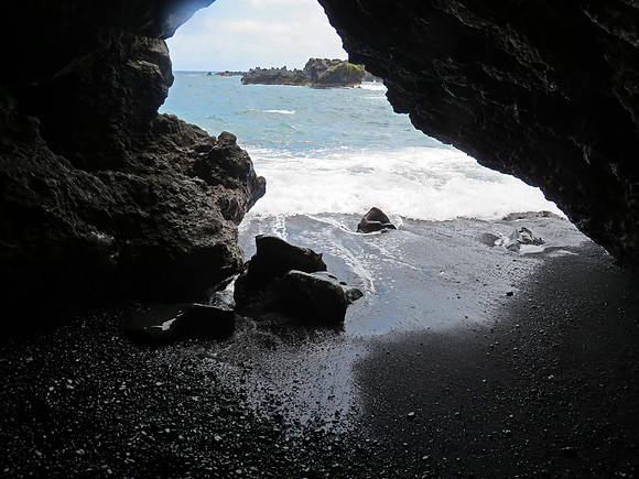 Black sand beach, Maui