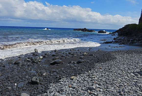 Black sand beach, Maui