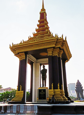 Statue of King Sihanouk