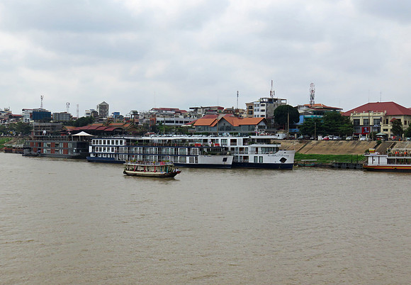 AmaWaterways sister ship, the AmaLotus