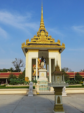 Statue of King Norodom