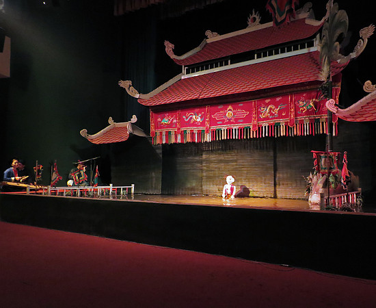 Water puppet show